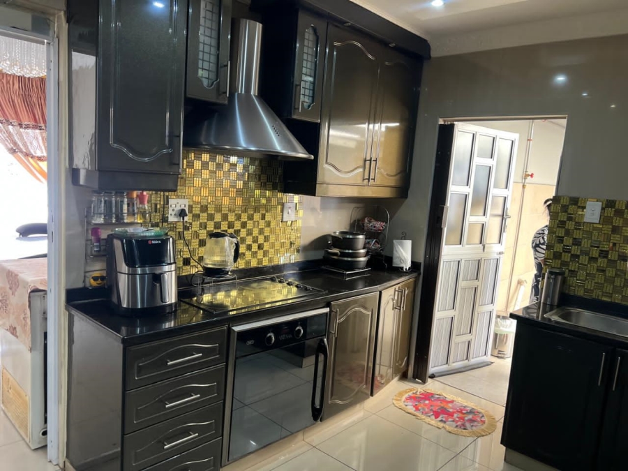 3 Bedroom Property for Sale in Savannah Park KwaZulu-Natal