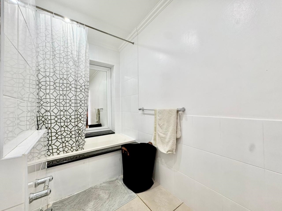 2 Bedroom Property for Sale in Umhlanga KwaZulu-Natal