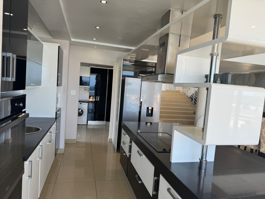 5 Bedroom Property for Sale in Tinley Manor KwaZulu-Natal