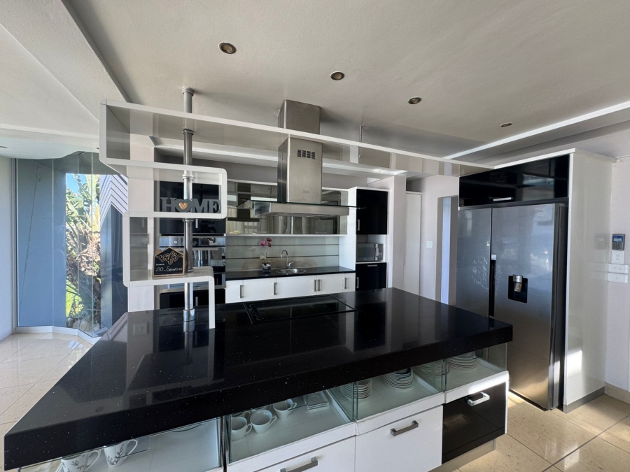 5 Bedroom Property for Sale in Tinley Manor KwaZulu-Natal