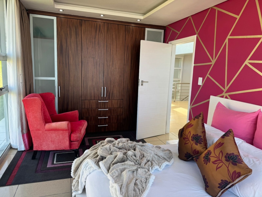 5 Bedroom Property for Sale in Tinley Manor KwaZulu-Natal