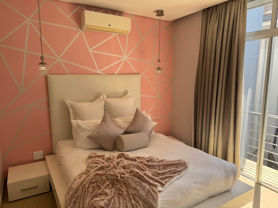 5 Bedroom Property for Sale in Tinley Manor KwaZulu-Natal