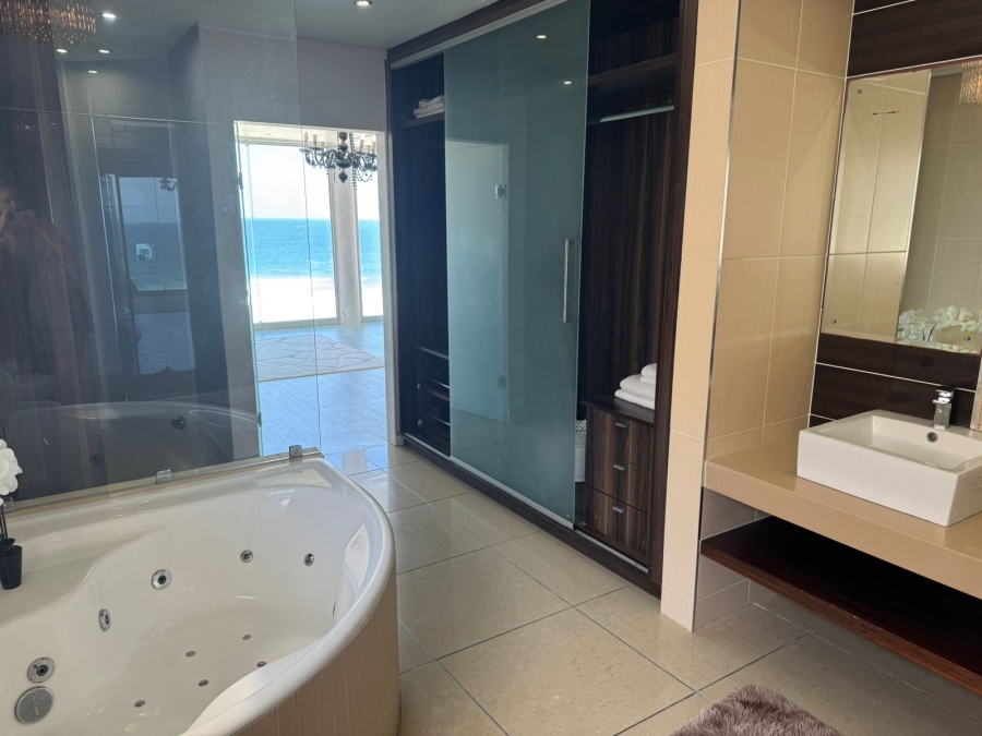 5 Bedroom Property for Sale in Tinley Manor KwaZulu-Natal