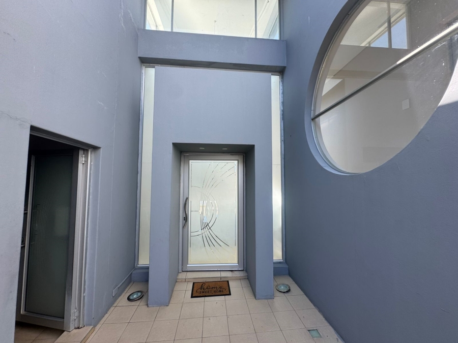 5 Bedroom Property for Sale in Tinley Manor KwaZulu-Natal