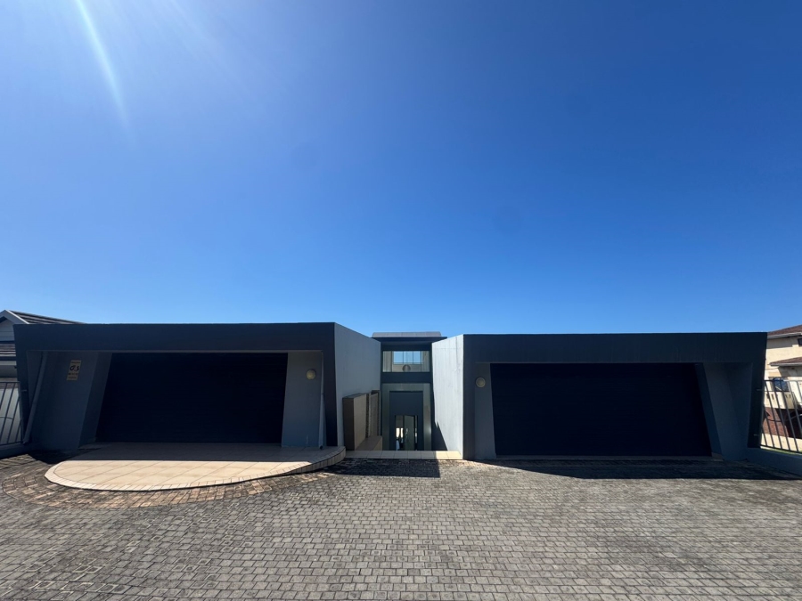 5 Bedroom Property for Sale in Tinley Manor KwaZulu-Natal