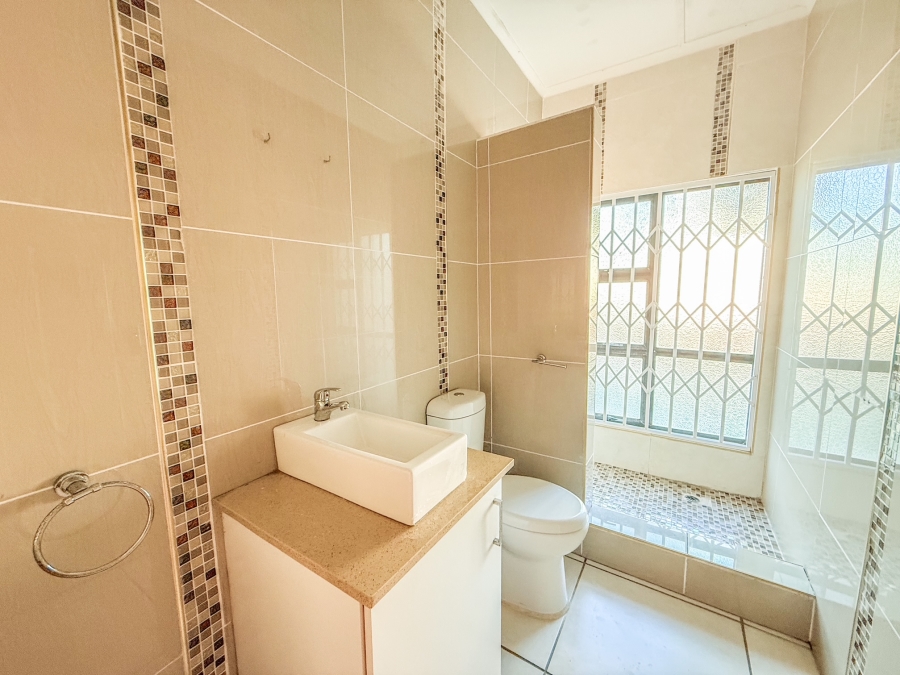 5 Bedroom Property for Sale in Nyala Park KwaZulu-Natal