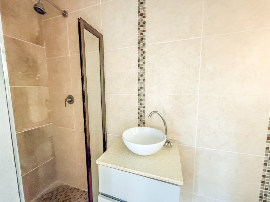 5 Bedroom Property for Sale in Nyala Park KwaZulu-Natal