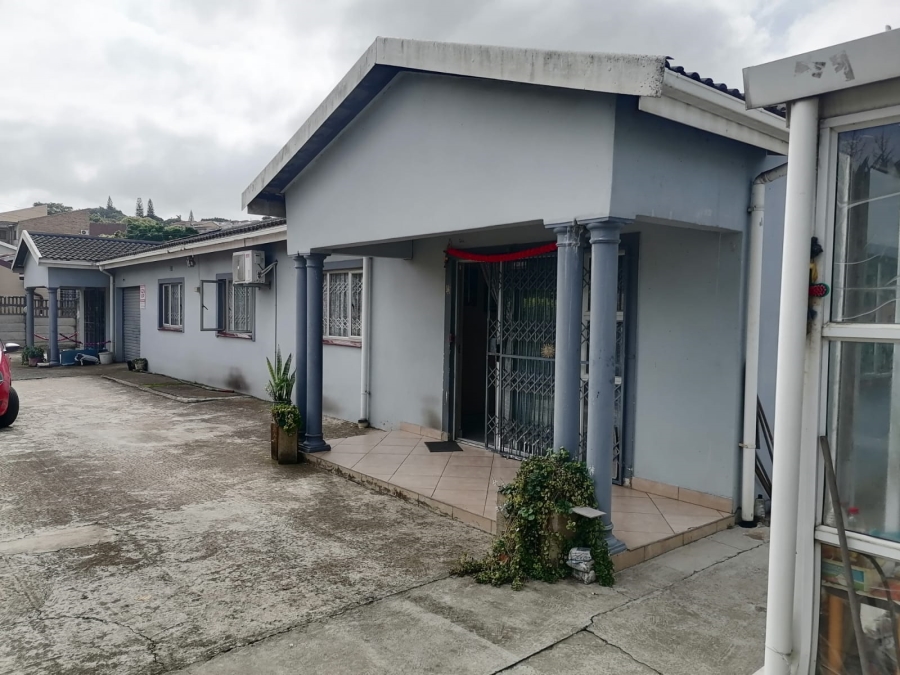 4 Bedroom Property for Sale in Lenham KwaZulu-Natal