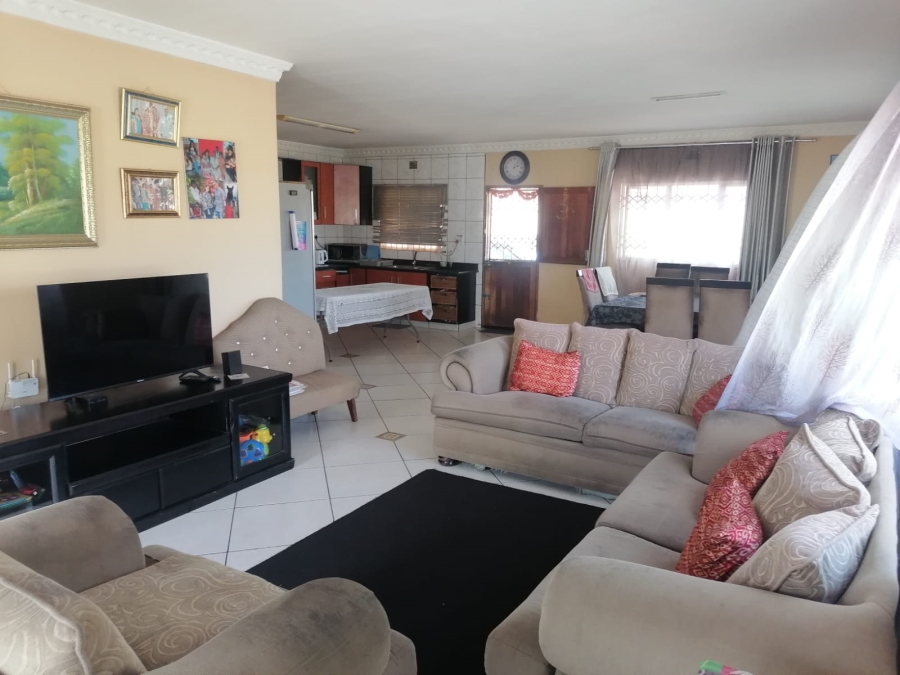 4 Bedroom Property for Sale in Lenham KwaZulu-Natal