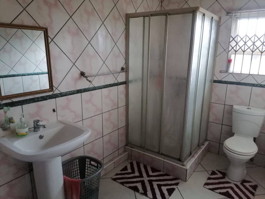 4 Bedroom Property for Sale in Lenham KwaZulu-Natal