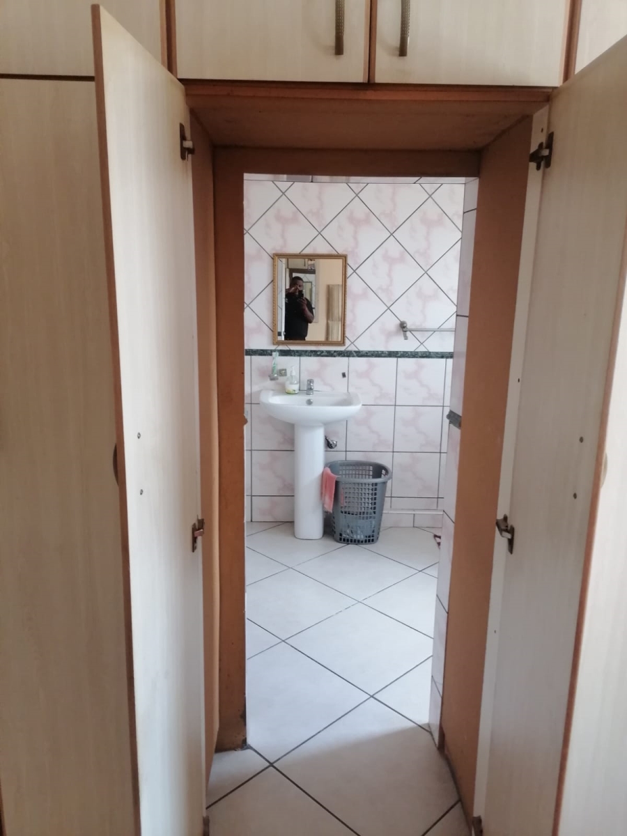 4 Bedroom Property for Sale in Lenham KwaZulu-Natal