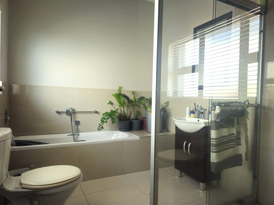 5 Bedroom Property for Sale in Palm Lakes Estate KwaZulu-Natal