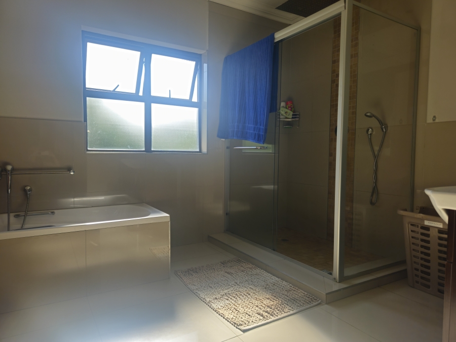 5 Bedroom Property for Sale in Palm Lakes Estate KwaZulu-Natal