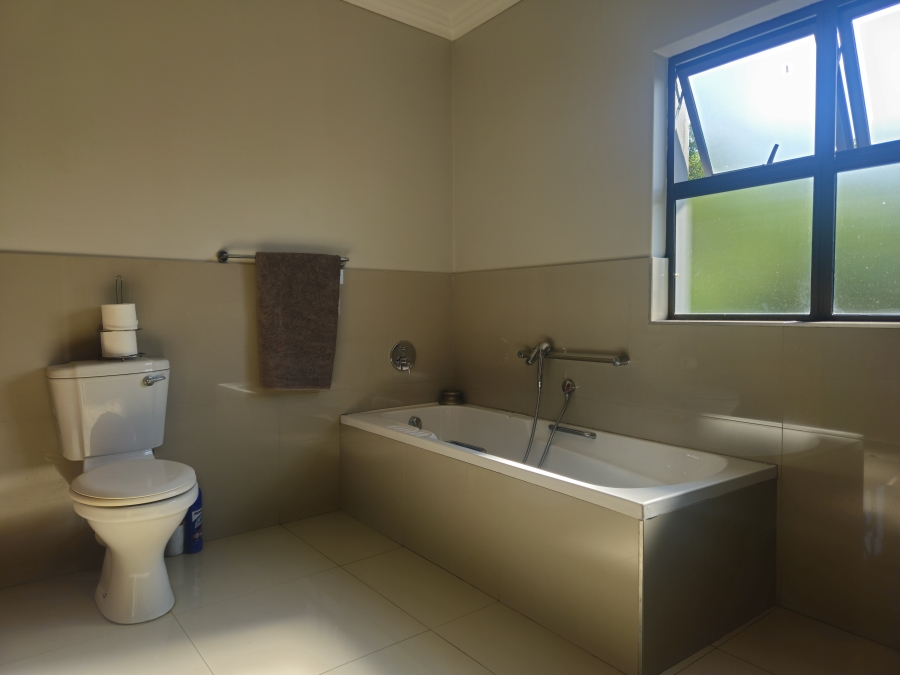 5 Bedroom Property for Sale in Palm Lakes Estate KwaZulu-Natal