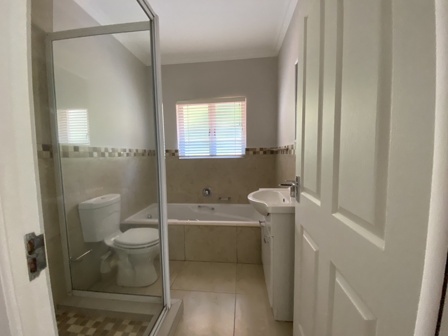 To Let 4 Bedroom Property for Rent in Beverley Hills KwaZulu-Natal