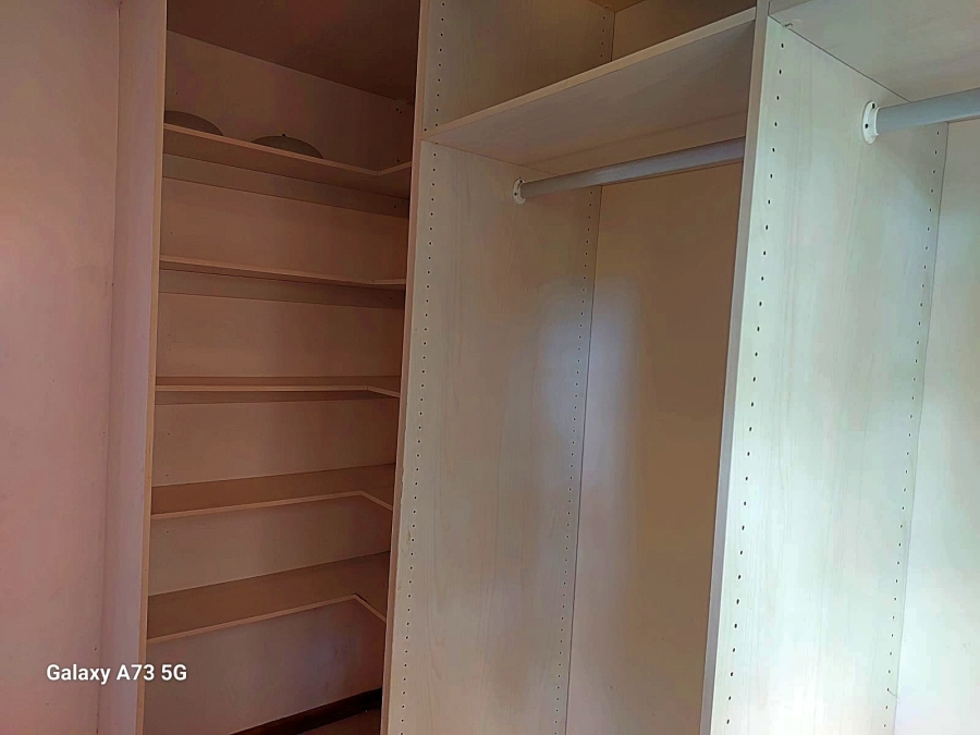 To Let 4 Bedroom Property for Rent in Amanzimtoti KwaZulu-Natal