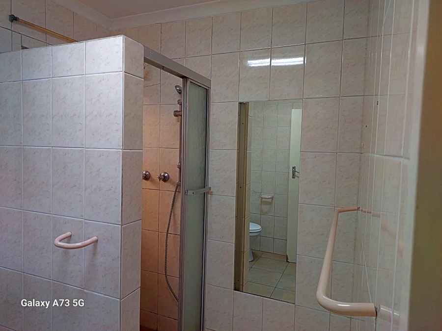 To Let 4 Bedroom Property for Rent in Amanzimtoti KwaZulu-Natal