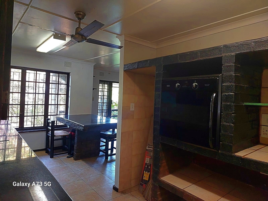 To Let 4 Bedroom Property for Rent in Amanzimtoti KwaZulu-Natal