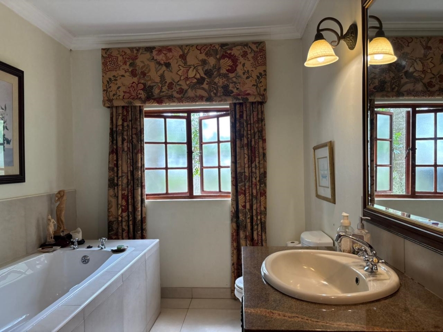 5 Bedroom Property for Sale in Shortens Country Estate KwaZulu-Natal