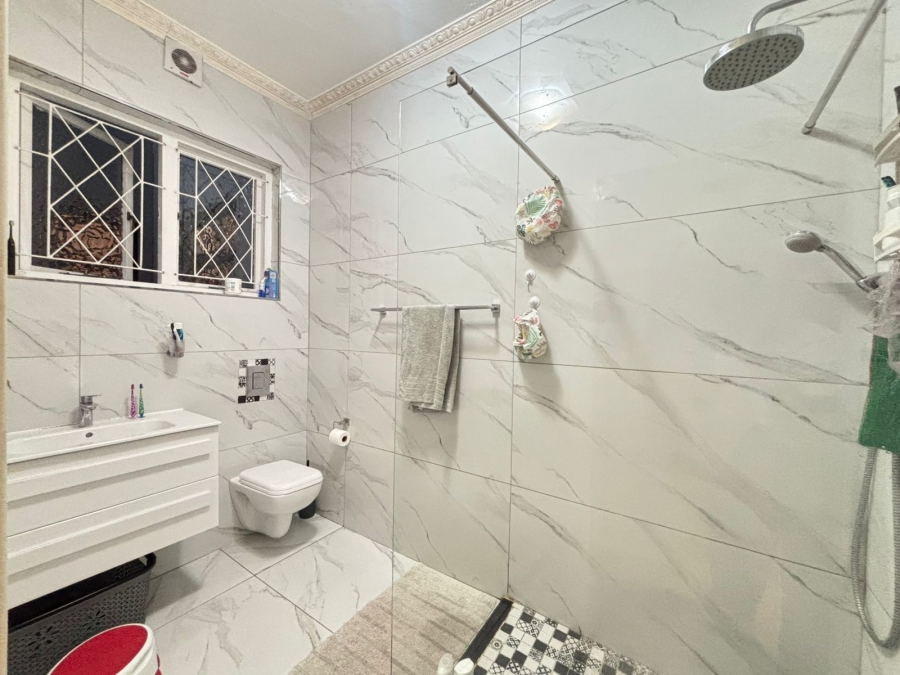 2 Bedroom Property for Sale in Glenwood KwaZulu-Natal