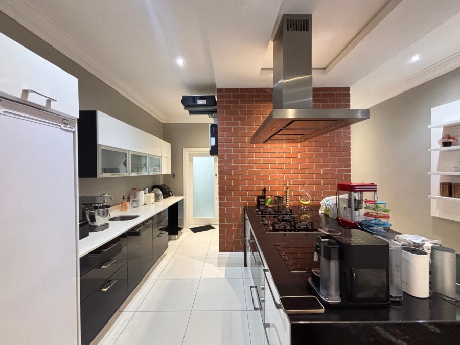 4 Bedroom Property for Sale in Essenwood KwaZulu-Natal