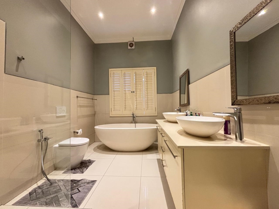 4 Bedroom Property for Sale in Essenwood KwaZulu-Natal