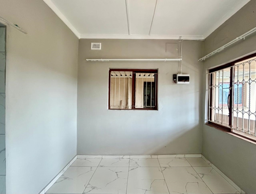 To Let 1 Bedroom Property for Rent in Reservoir Hills KwaZulu-Natal