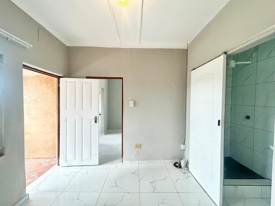 To Let 1 Bedroom Property for Rent in Reservoir Hills KwaZulu-Natal