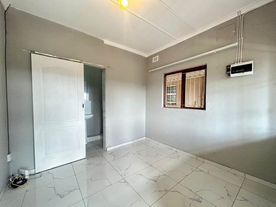 To Let 1 Bedroom Property for Rent in Reservoir Hills KwaZulu-Natal
