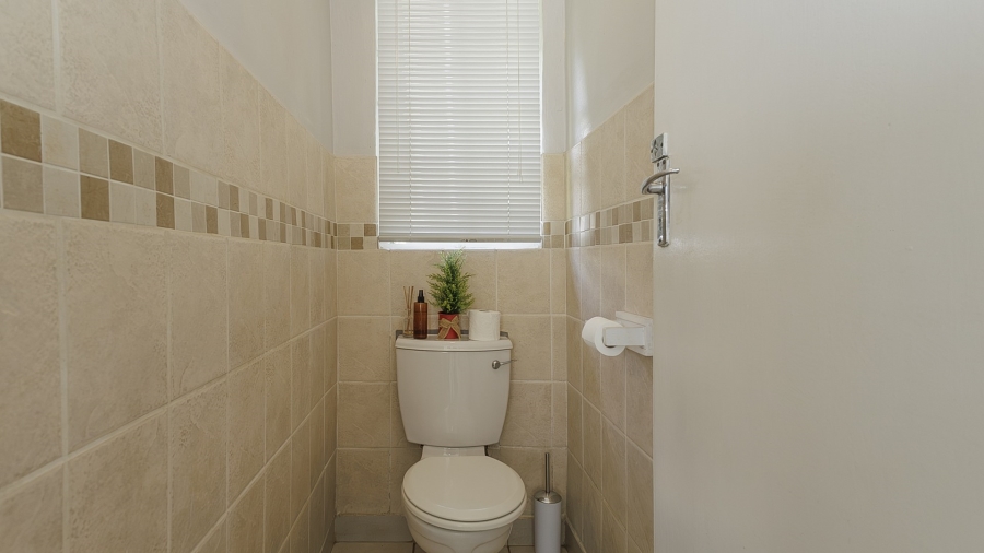 3 Bedroom Property for Sale in Waterfall KwaZulu-Natal