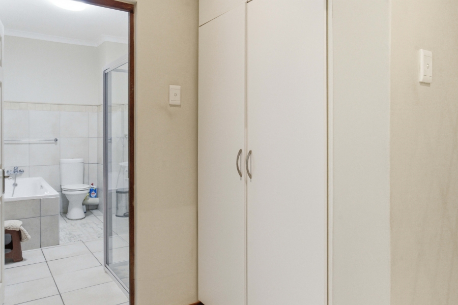 1 Bedroom Property for Sale in Freeland Park KwaZulu-Natal