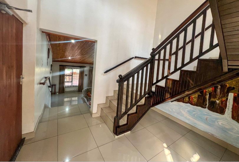 5 Bedroom Property for Sale in Orient Heights KwaZulu-Natal