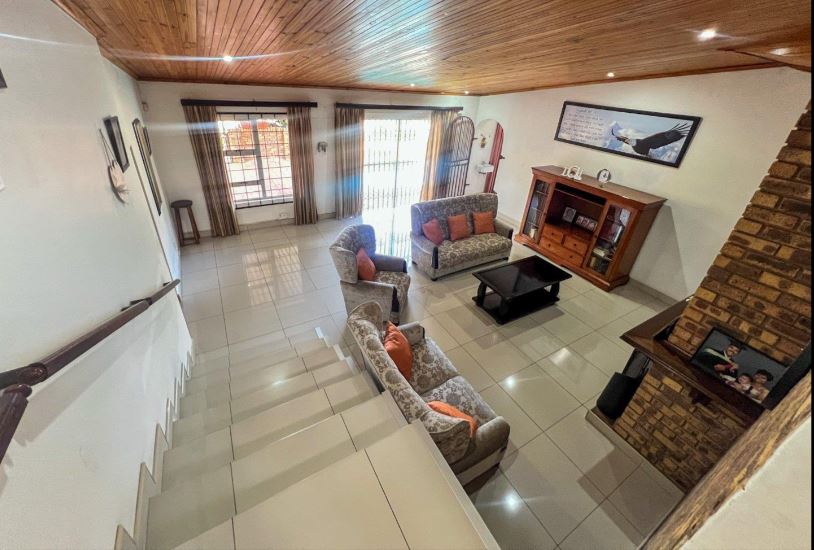 5 Bedroom Property for Sale in Orient Heights KwaZulu-Natal