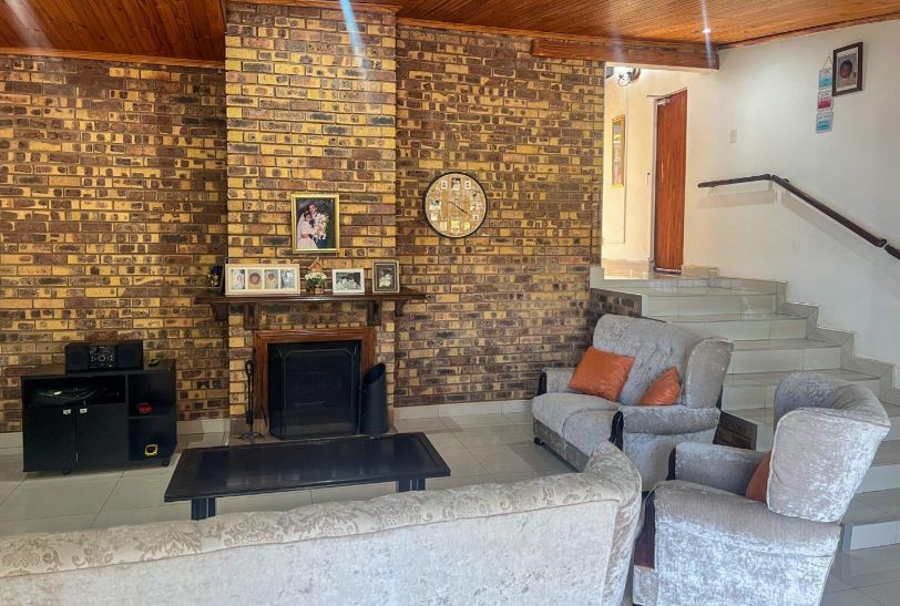 5 Bedroom Property for Sale in Orient Heights KwaZulu-Natal