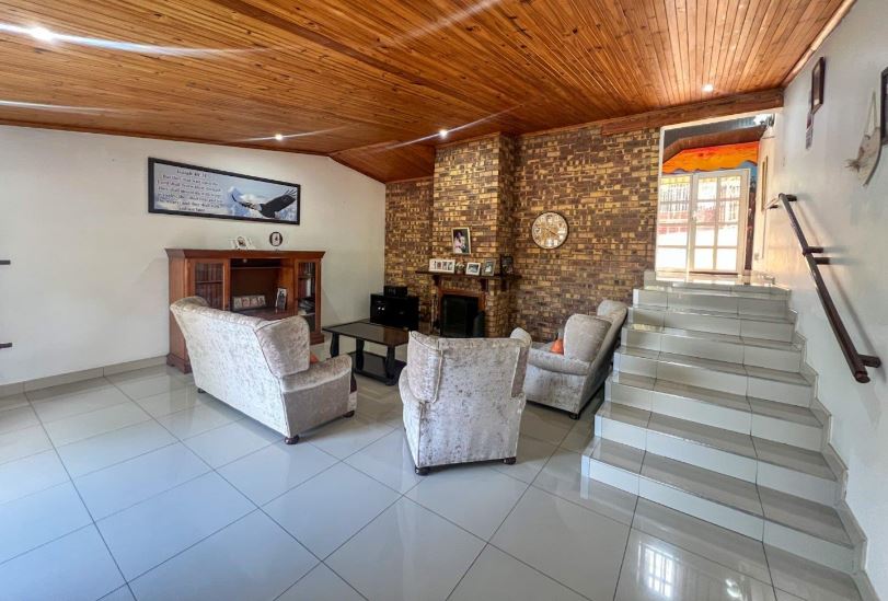 5 Bedroom Property for Sale in Orient Heights KwaZulu-Natal