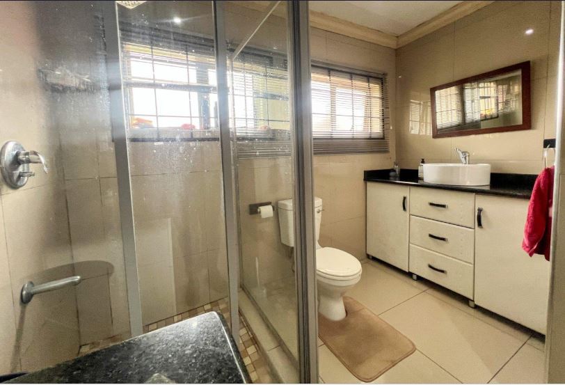 5 Bedroom Property for Sale in Orient Heights KwaZulu-Natal