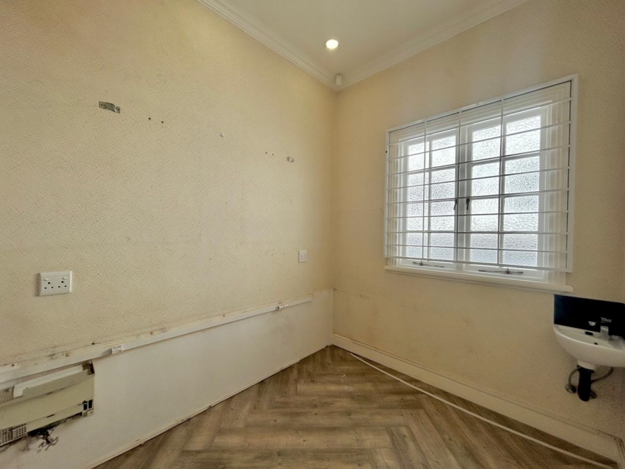 To Let Commercial Property for Rent in Windermere KwaZulu-Natal