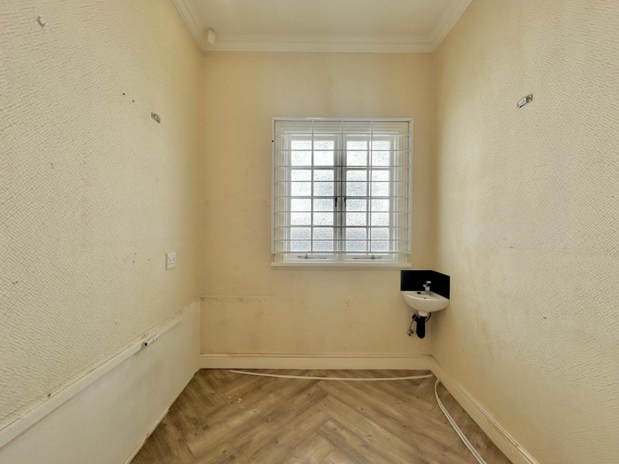 To Let Commercial Property for Rent in Windermere KwaZulu-Natal