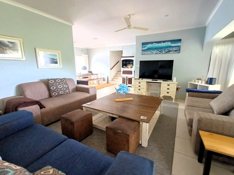 To Let 4 Bedroom Property for Rent in Ramsgate KwaZulu-Natal