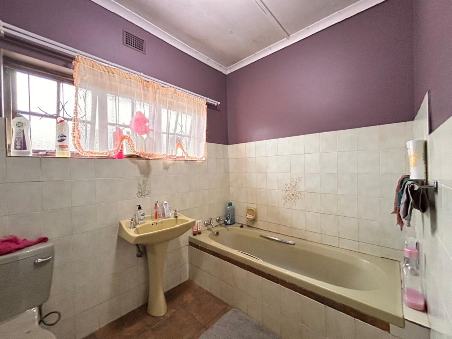 3 Bedroom Property for Sale in Esikhawini KwaZulu-Natal