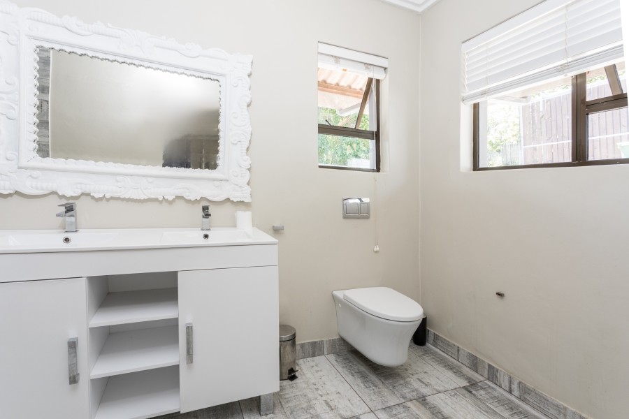 6 Bedroom Property for Sale in Ballito Central KwaZulu-Natal