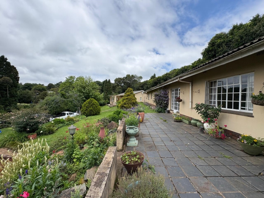 6 Bedroom Property for Sale in Leonard KwaZulu-Natal