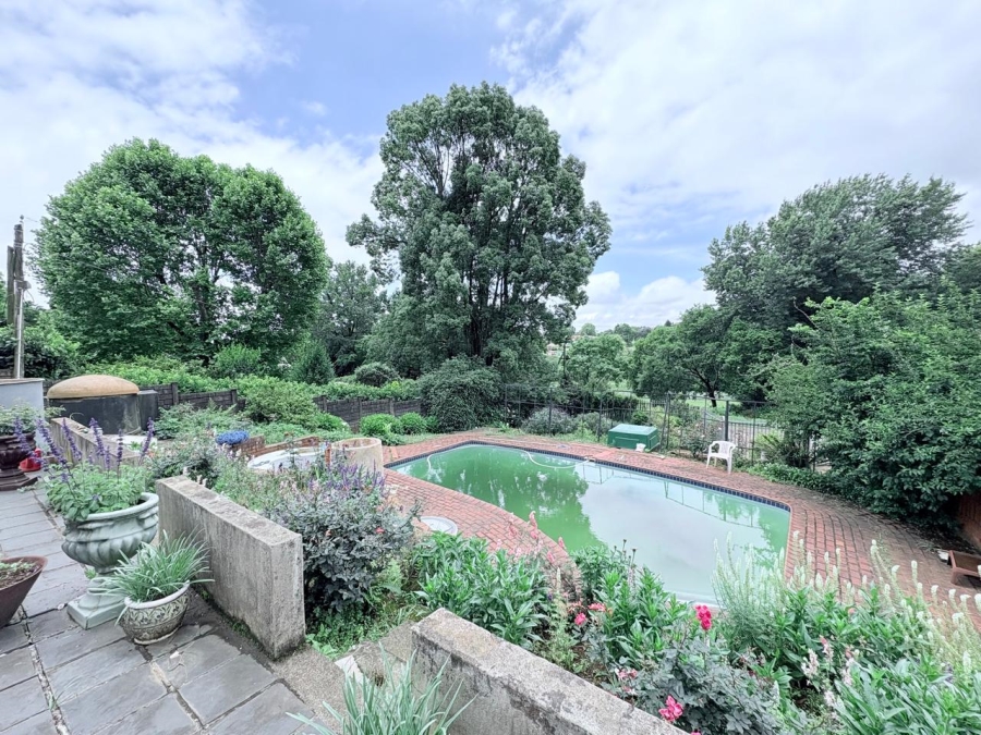 6 Bedroom Property for Sale in Leonard KwaZulu-Natal