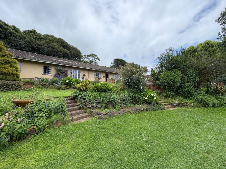 6 Bedroom Property for Sale in Leonard KwaZulu-Natal