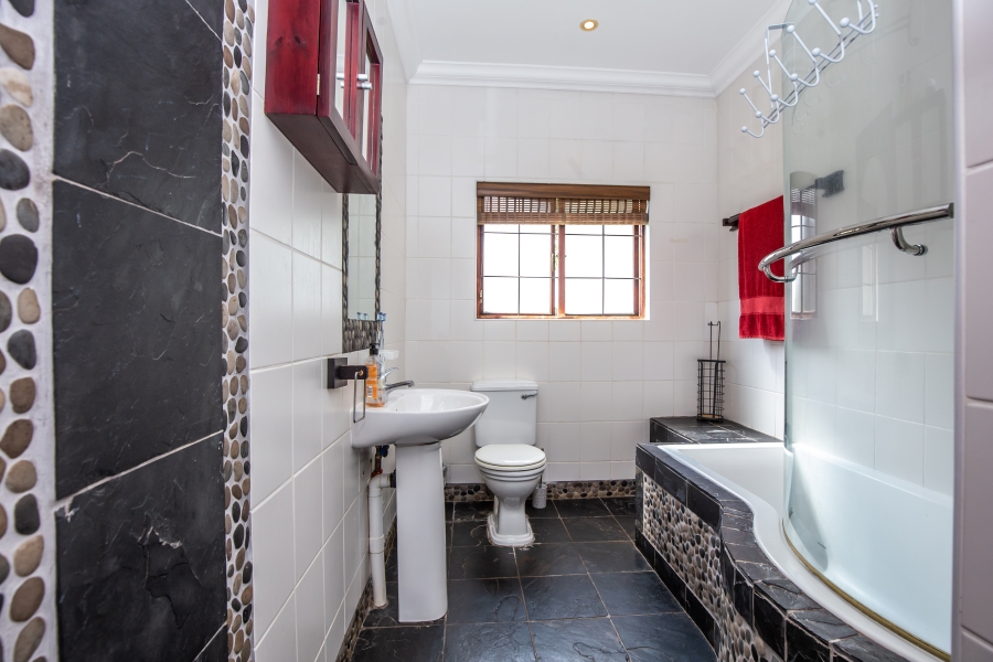 4 Bedroom Property for Sale in Winston Park KwaZulu-Natal