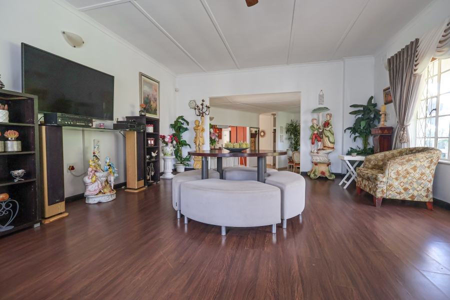 4 Bedroom Property for Sale in Amanzimtoti KwaZulu-Natal