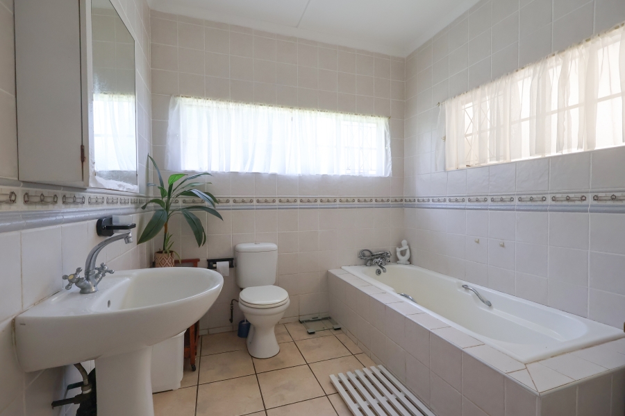 4 Bedroom Property for Sale in Amanzimtoti KwaZulu-Natal