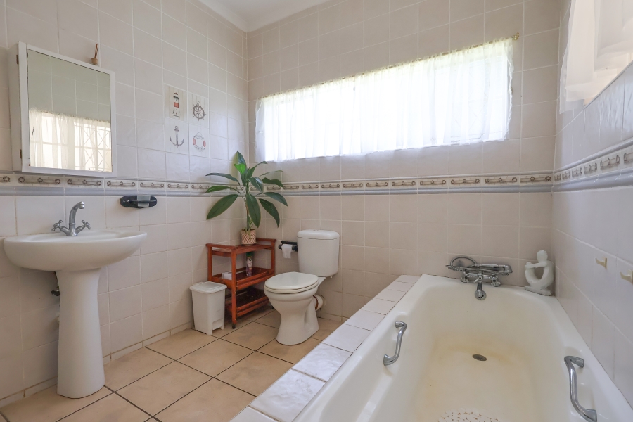 4 Bedroom Property for Sale in Amanzimtoti KwaZulu-Natal