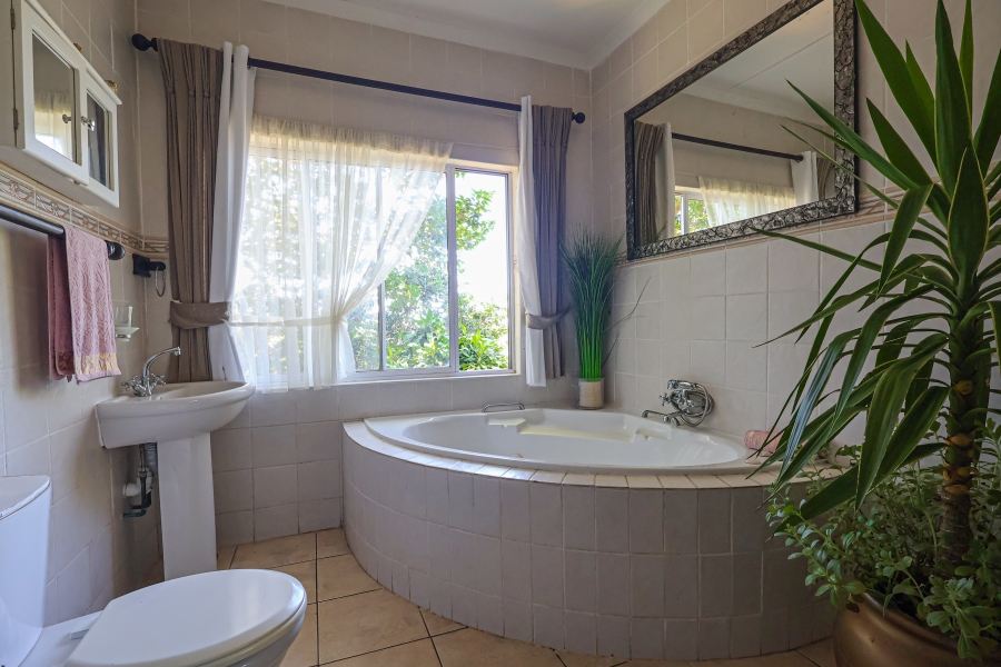 4 Bedroom Property for Sale in Amanzimtoti KwaZulu-Natal