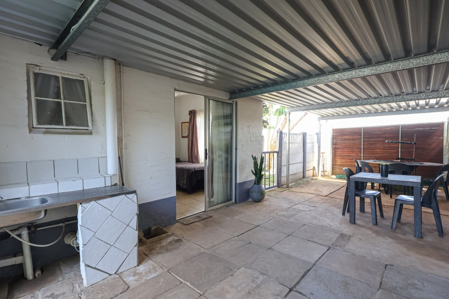 4 Bedroom Property for Sale in Amanzimtoti KwaZulu-Natal